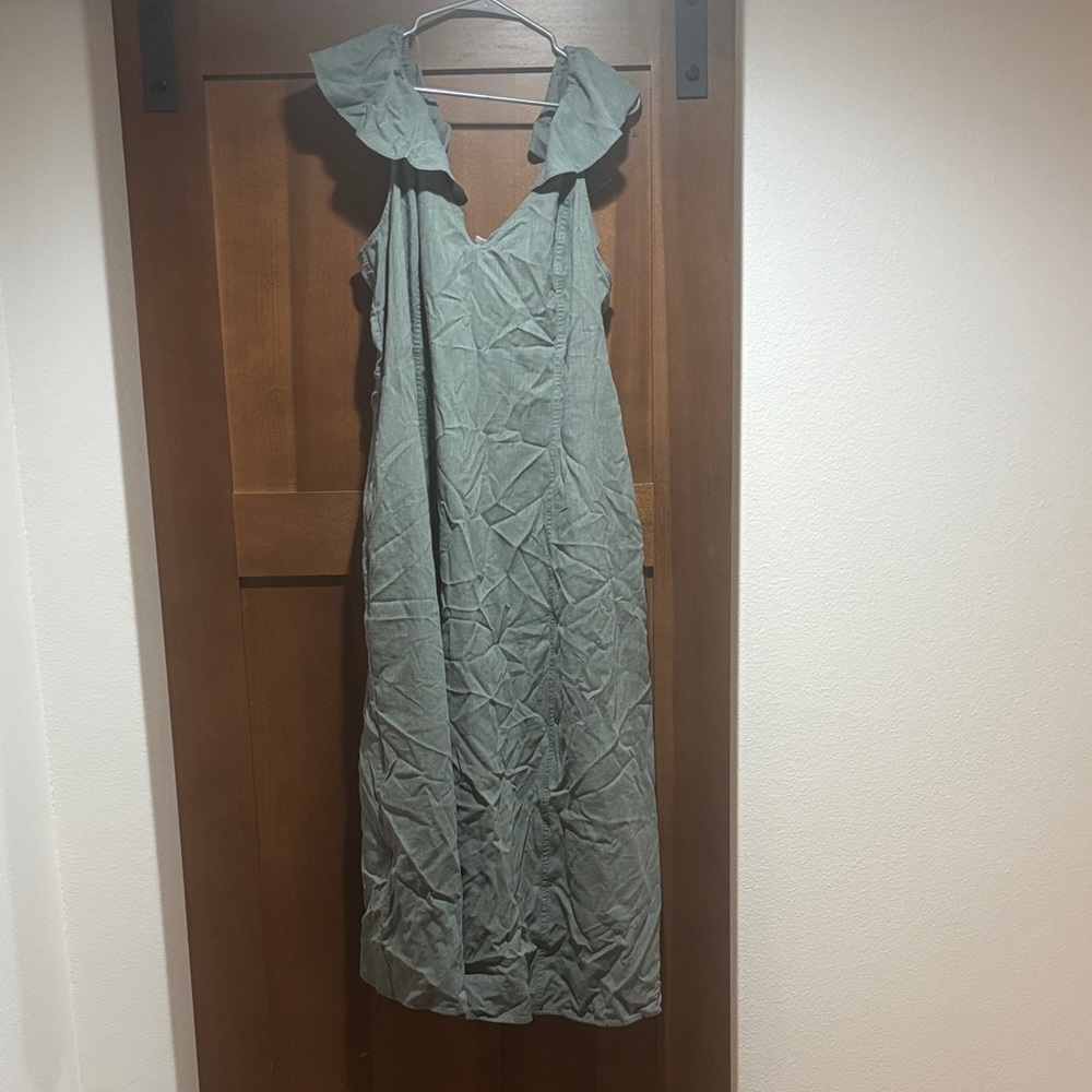 Universal Thread Sage Green Maxi Dress